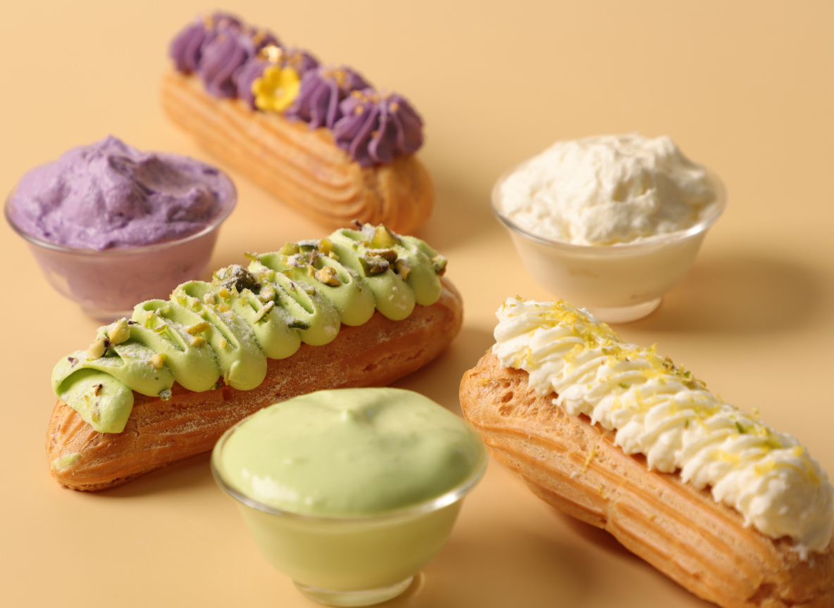 Eclair with Custard Toppings and Fillings